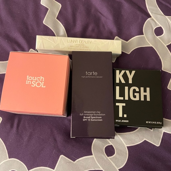 Bundle Makeup 4 pieces